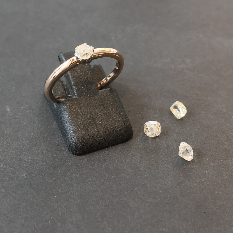 Ring mit antikem Brillanten